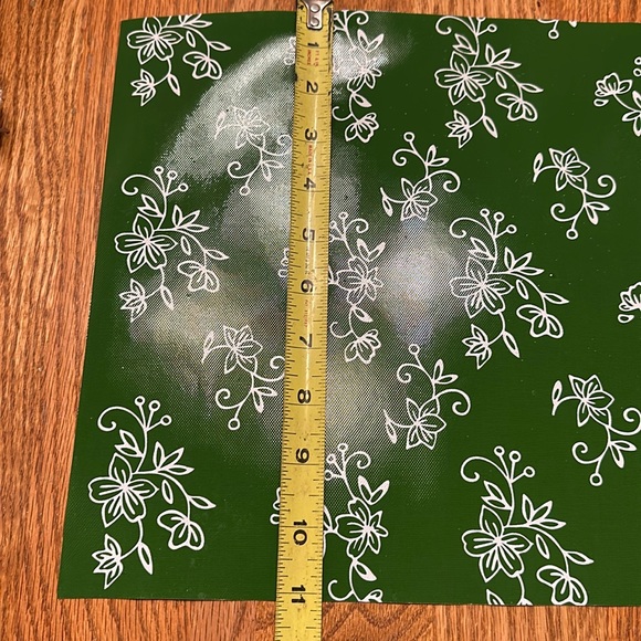 Temptations by Tara Green Floral Lace Non Slip Washable Kitchen Mat - Picture 2 of 3